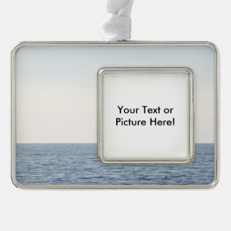 Vissende boot verzilverd omlijst ornament