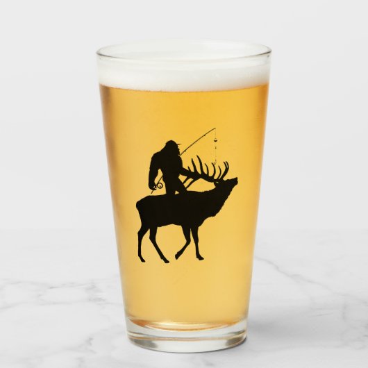 Vissende Sasquatch Riding Elk Beer Glass Tumbler (Voorkant gevuld)