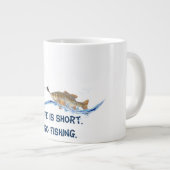 visserij-humor grote koffiekop (Voorkant rechts)