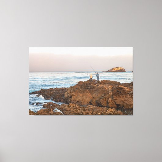 Vissers op Rocky Shoreline bij zonsopgang Canvas Afdruk (Voorkant)
