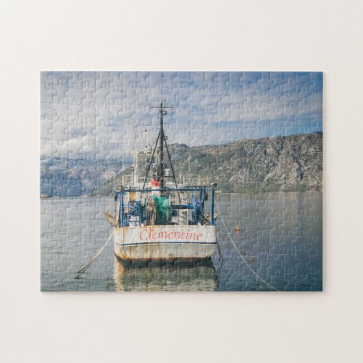 Vist Boat bij Picturesque Bay Legpuzzel (Horizontaal)