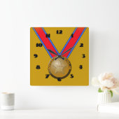 Visualiseer gouden medaillon wandklok (Huis)