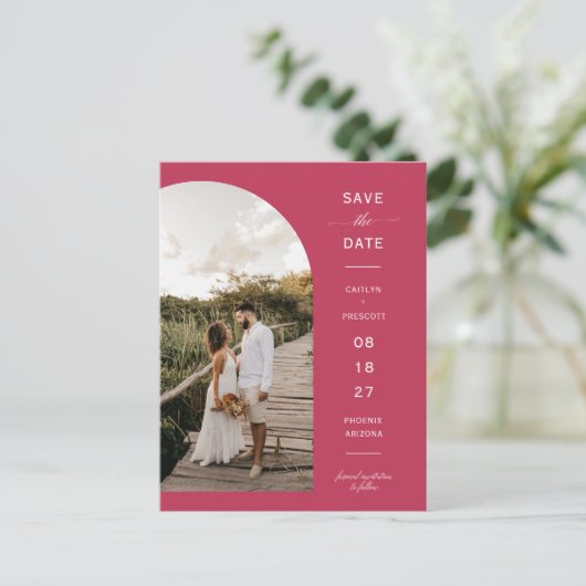 Viva Magenta Boho Arch Photo QR Code Save the Date Briefkaart (Staand voorkant)