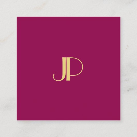 Viva Magenta Elegant Gold Monogram Sjabloon Modern Vierkante Visitekaartje (Voorkant)