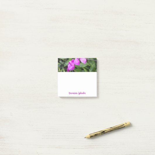 Vivid Pink Hawaiian Flowers Square Post-it® Notes (Op bureau)