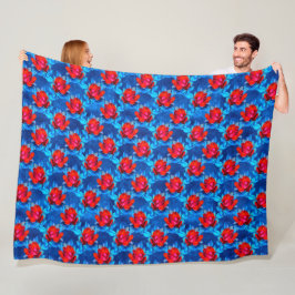 Vivid Red Roses op blauwe achtergrond Fleece Deken