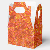 Vivid roodachtige textuur met schoppen van geel bedankdoosjes (Geopend)