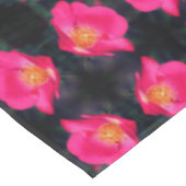 Vivid roze Rose Petals Abstracte Floral Tafelkleed (Gekanteld)