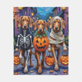 Vizsla Dogs Trick-or-Treating in Halloween Costume Fleece Deken (Voorkant)