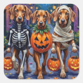 Vizsla Dogs Trick-or-Treating in Halloween Costume Vierkante Sticker (Voorkant)