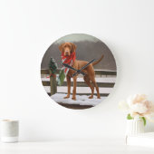 Vizsla Hond in Sneeuw Kerstmis Grote Klok (Huis)