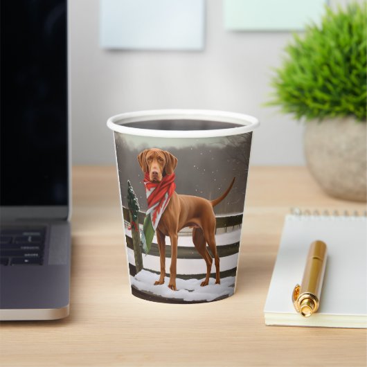 Vizsla Hond in Sneeuw Kerstmis Papieren Bekers (Insitu)