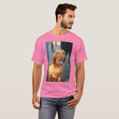 Vizsla hond zit en gelukkig t-shirt (Voorkant volledig)