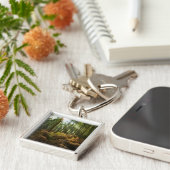 VK, Engeland. Zonnestralen die door Sleutelhanger (Zijkant)