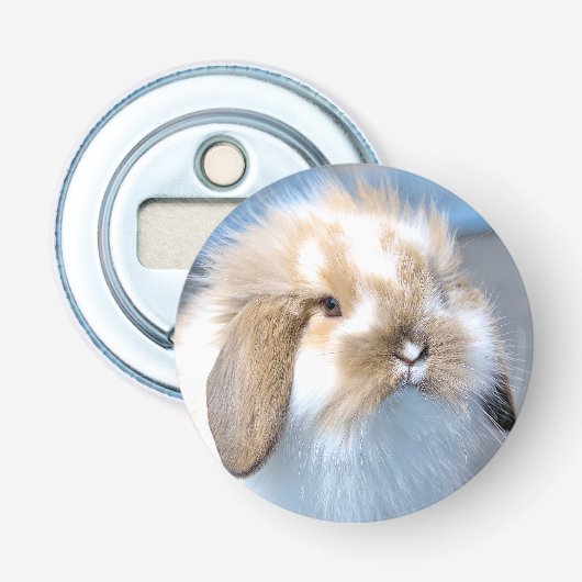Vlaams wit en bruin konijn button flesopener (Voorkant)