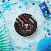 Vlag brandweerman bij rode lijn papieren kommen (Feest)