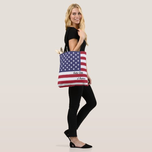 Vlag en Amerikaanse mode- en sportfan Tote Bag (Op model)