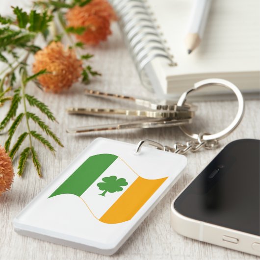Vlag en Shamrock Sleutelhanger (Voorkant Rechts)