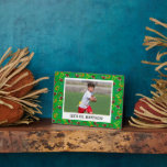 Vlag Football Coach Speler Gepersonaliseerd Fotoplaat<br><div class="desc">Vier uw favoriete vlag football speler of creëer een aangepast geschenk voor uw vlag football coach wanneer u deze plaquette aanpassen met uw eigen foto en uw eigen aangepaste bericht. Je afbeelding en tekst verschijnen tegen een achtergrond van footballs en kleurrijke vlaggenriemen.</div>