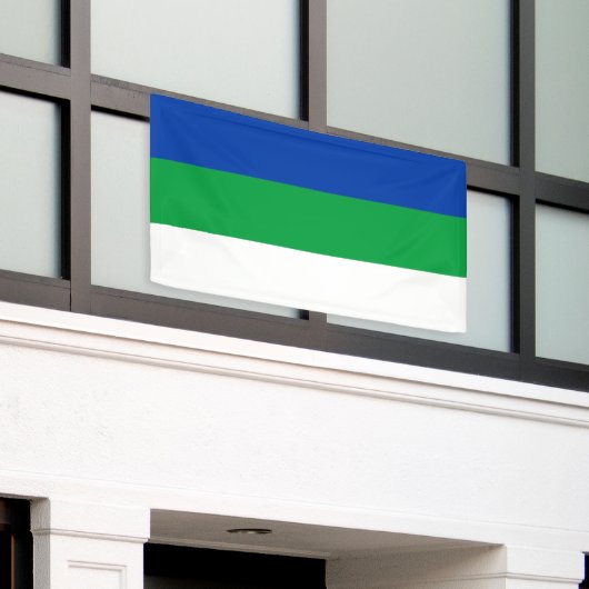 Vlag Komi Spandoek (Buitenkant Gebouw)