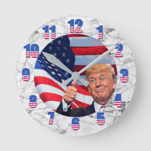 VLAG MET TRUMP RONDE KLOK