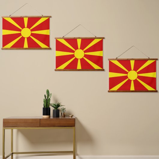 vlag Noord-Macedonië Hangend Wandkleed (Asymmetrisch)