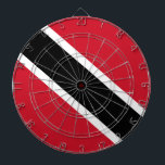 Vlag Trinidad en Tobago Dartbord<br><div class="desc">Nationale vlag van Trinidad en Tobago De vlag van Trinidad en Tobago is een driekleurige vlag met een diagonale zwarte en witte band tegen een rode achtergrond. Het is in 1962 aangenomen en heeft een verhouding van 2:3. Er zijn nog veel meer producten met design uit Trinidad en Tobago in...</div>