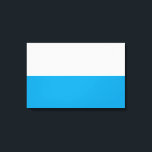 Vlag van Beieren (Duitse staat) Canvas Afdruk<br><div class="desc">Dit ontwerp is voorzien van de vlag van Beieren, een land dat niet aan zee grenst en in de zuidoostelijke hoek van Duitsland ligt. Beieren is de grootste Duitse staat per land. De belangrijkste steden van Beieren zijn München (hoofdstad en grootste stad), Neurenberg, Augsburg, Regensburg, Würzburg, Ingolstadt, Fürth en Erlangen....</div>