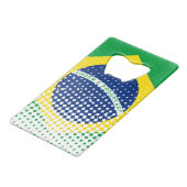vlag van Brazilië met een halftooneffect Creditkaart Flessenopener (Voorkant Gekanteld)