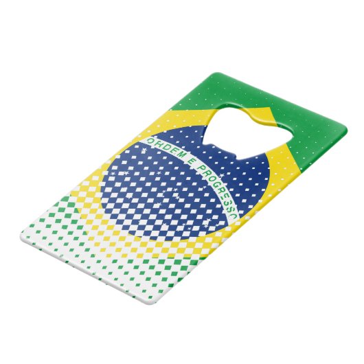 vlag van Brazilië met een halftooneffect Creditkaart Flessenopener (Voorkant Gekanteld)