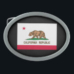 Vlag van Californië Gesp<br><div class="desc">Hier is een California State Flag Design voorgesteld op een verscheidenheid aan populaire producten. Een geweldig cadeauidee voor alle gelegenheden en iedereen voor een bezoek. Hier is een selectie van aangepaste Californische design beschikbaar op geborduurde casual spullen en cadeauideeën voor iedereen. Gebruik de verbinding "Bericht" om contact met ons op...</div>