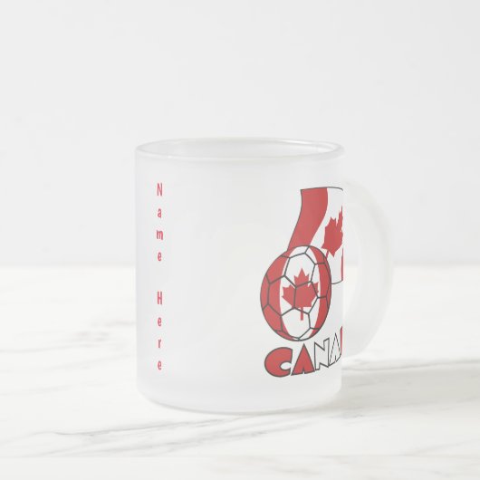 Vlag van Canada met Voetbal Matglas Koffiemok (Voorkant rechts)