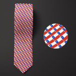 Vlag van Chili Patroon Stropdas<br><div class="desc">De vlag van Chili Pattern Necktie benadrukt de nationale kleuren van het land van een afstand door het gebruik van een slim schuin ontwerp. Bij nadere beschouwing laat het naadloze herhaalbare patroon van kleine vlaggetjes op een esthetisch aangename manier het nationale vaandel zien.</div>