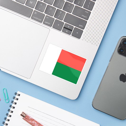 Vlag van de Republiek Madagaskar Sticker (Laptop met iPhone)