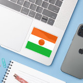 Vlag van de Republiek Niger Sticker (Laptop met iPhone)