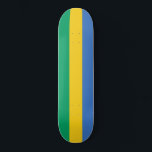 Vlag van Gabon (Gabon) Persoonlijk Skateboard<br><div class="desc">Dit ontwerp toont de nationale vlag van Gabon, een land aan de westkust van Centraal-Afrika. Gabon ligt op de evenaar. Gabon wordt begrensd door Equatoriaal-Guinea in het noordwesten; Kameroen in het noorden; de Republiek Congo in het oosten en zuiden; en de Golf van Guinee in het westen. De hoofdstad van...</div>