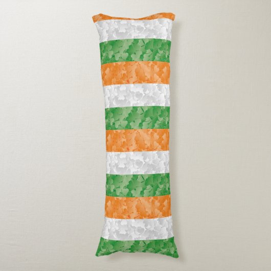Vlag van Ierland met een shamrockpatroon Lichaamskussen (Voorkant Verticaal)