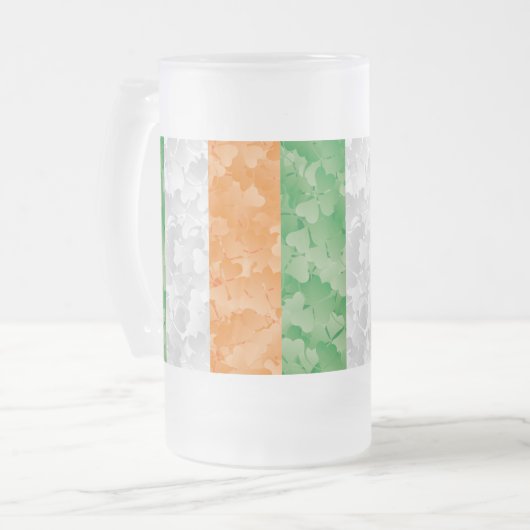 Vlag van Ierland met een shamrockpatroon Matglas Bierpul (Voorkant links)