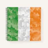 Vlag van Ierland met een shamrockpatroon Notitieboek (Voorkant)