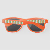 Vlag van Ierland met een shamrockpatroon Zonnebrillen (Achterkant)