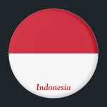 vlag van Indonesië Magneet<br><div class="desc">De nationale vlag van Indonesië, die bekendstaat als Sang Saka Merah-Putih ("De heilige rood-witte") of Bendera Merah-Putih ("De rood-witte vlag") of simpelweg Merah-Putih ("De rood-witte") in het Indonesisch) is gebaseerd op de vlag van het 13e-eeuwse Majapahitrijk in Oost-Java. De vlag zelf werd geïntroduceerd en gehesen in het openbaar tijdens de...</div>
