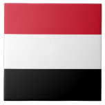Vlag van Jemen Tegeltje<br><div class="desc">Dit ontwerp is voorzien van de nationale vlag van Jemen (officieel bekend als de Republiek Jemen), een land aan het zuidelijke uiteinde van het Arabisch schiereiland in Western-Azië. Jemen wordt door Saoedi-Arabië begrensd naar het noorden, het Rode Zee naar het westen, de Golf van Aden en het Kanaal Guardafui naar...</div>
