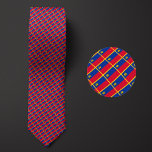 Vlag van Liechtenstein Patroon Stropdas<br><div class="desc">De vlag van Liechtenstein Pattern Necktie benadrukt de nationale kleuren van het land van een afstand door het gebruik van een slim schuin ontwerp. Bij nadere beschouwing laat het naadloze herhaalbare patroon van kleine vlaggetjes op een esthetisch aangename manier het nationale vaandel zien.</div>