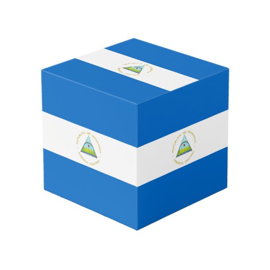 vlag van Nicaragua Kubus (Voorkant hoekig)