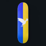Vlag van Oekraïne - Dove of Peace - Freedom - Peac Persoonlijk Skateboard<br><div class="desc">De vlag van Oekraïne - Dove of Peace - Freedom - Peace Support - Solidariteit - Oekraïense vlag - Sterk samen - de slachtoffers van de vrijheid! Laten we van de wereld een betere plek maken - iedereen samen! Een betere wereld begint - hangt af - heeft jou ook nodig!...</div>