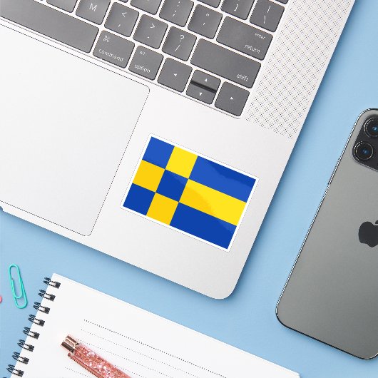 Vlag van Tilburg, Nederland Sticker (Laptop met iPhone)