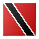 Vlag van Trinidad en Tobago op keramische tegels Tegeltje<br><div class="desc">Dit ontwerp bestaat uit de Trinidadische vlag die slim is omgevormd tot het vierkant tegeloppervlak. Een decoratief en nuttig artikel dat een perfect cadeau zou zijn voor degenen die zich Trinidad en Tobago willen herinneren.</div>