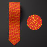 Vlag van Vietnam Patroon Stropdas<br><div class="desc">De vlag van Vietnam Pattern Necktie benadrukt de nationale kleuren van het land van een afstand door het gebruik van een slim schuin ontwerp. Bij nadere beschouwing laat het naadloze herhaalbare patroon van kleine vlaggetjes op een esthetisch aangename manier het nationale vaandel zien.</div>