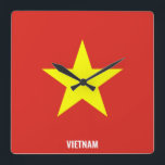 Vlag van Vietnam Schitterend Patriottisch Vierkante Klok<br><div class="desc">Iran Vlag Verbluffende Patriottische Vierkante Wandklok in de kleuren en de elementen van de Iraanse nationale vlag die de voorkant van de klok bedekken. Nationale vlagkleuren worden aangevuld met de tekst "Iran" aan de onderkant. Tekst is volledig aanpasbaar met de functie "Pas het aan!". Voel je vrij om het te...</div>