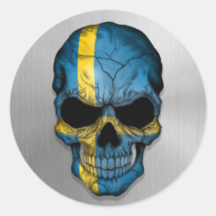 Vlag van Zweden op een Steel Skull Graphic Ronde Sticker